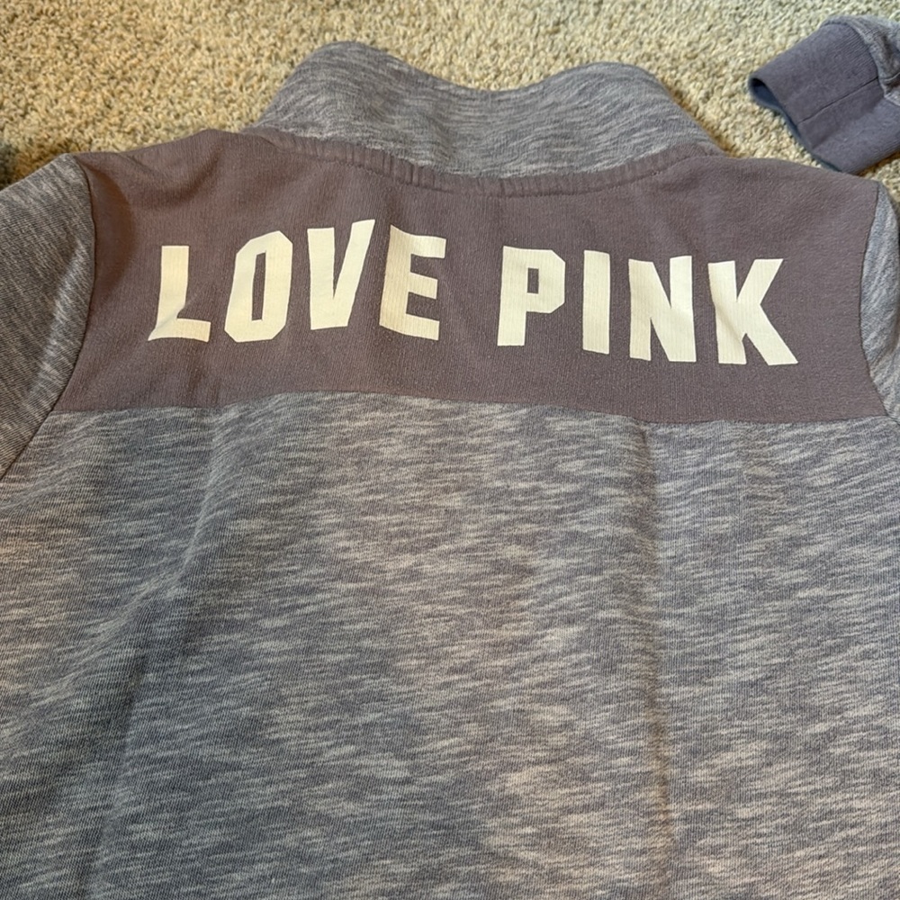 🎉EUC Love Pink Sweater Very Cute